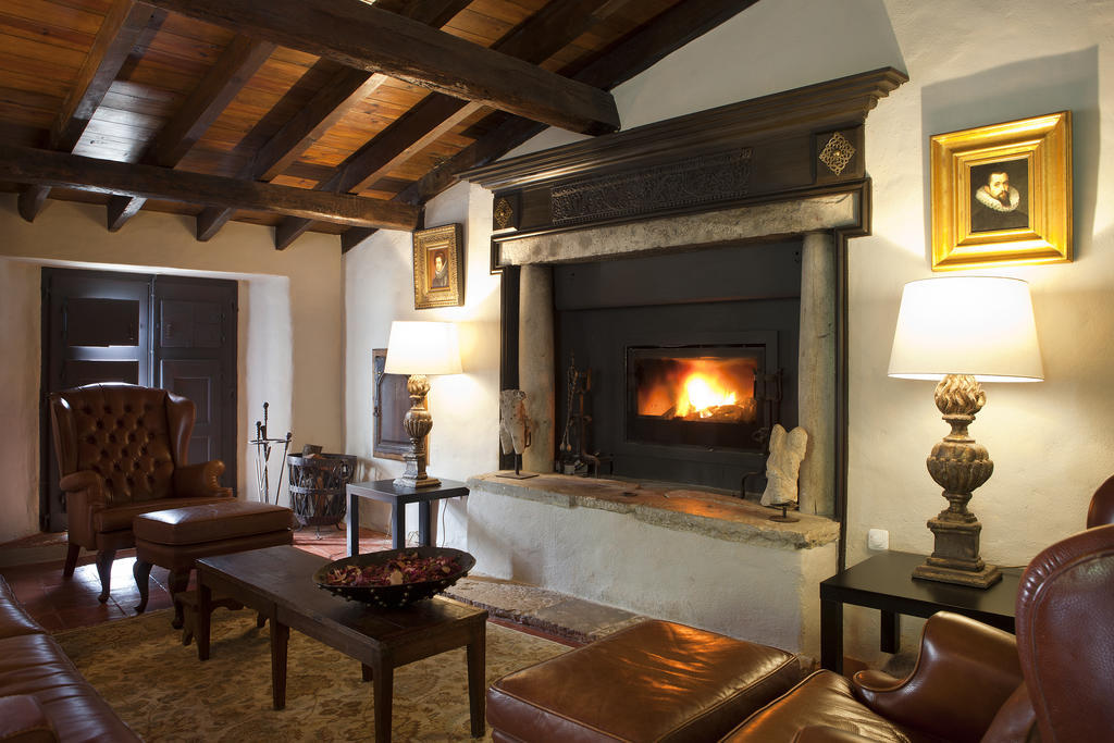 Convento Sao Saturnino Hotel Коларес Екстериор снимка